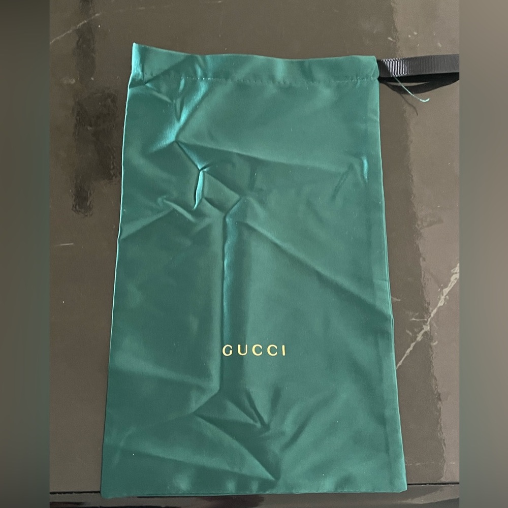 Authentic Gucci sunglass dust bag 5x8